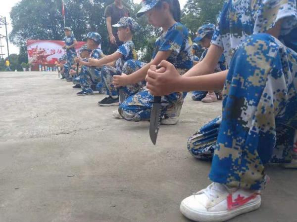 1.军事特训  